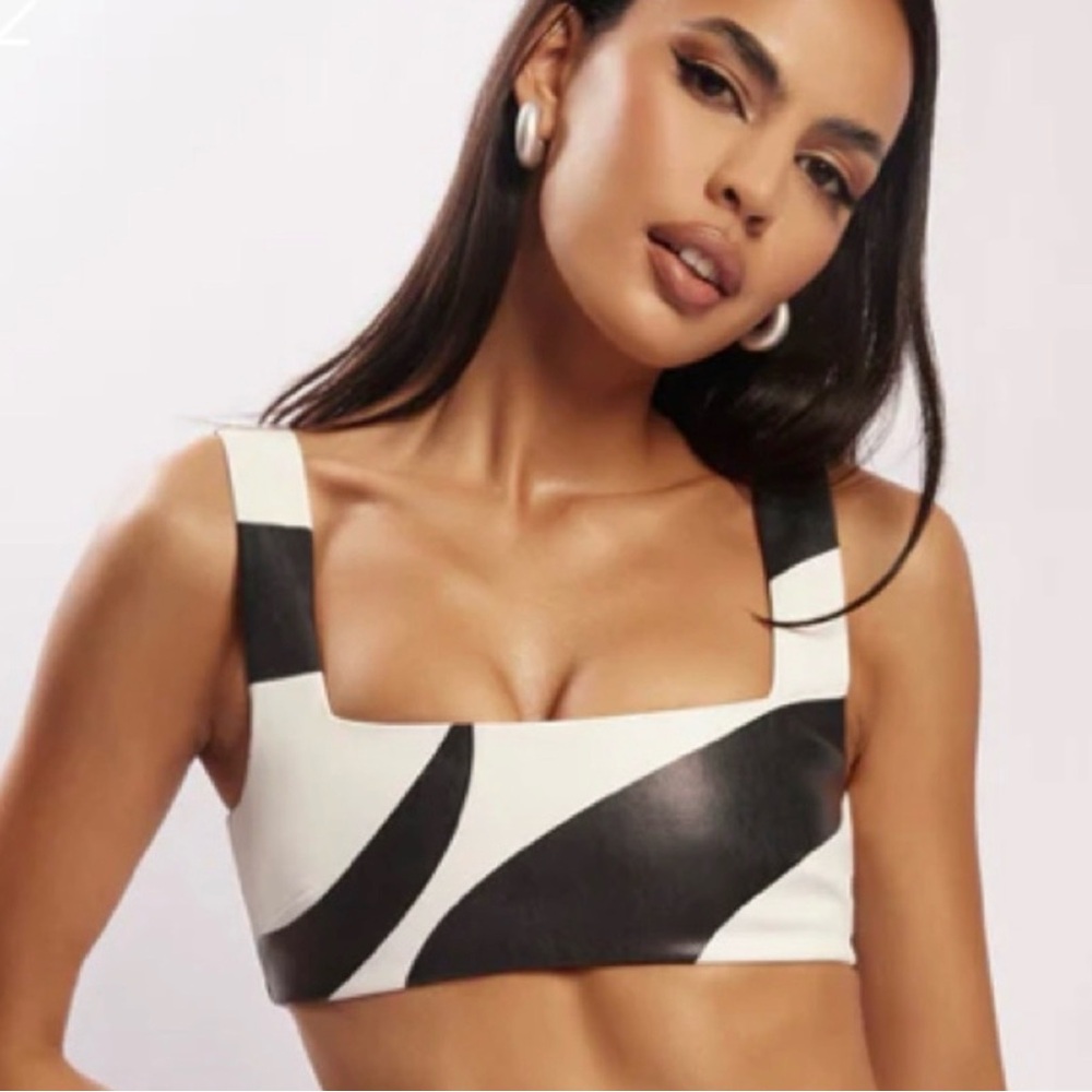Meshki Black and White Abstract Print Crop Top